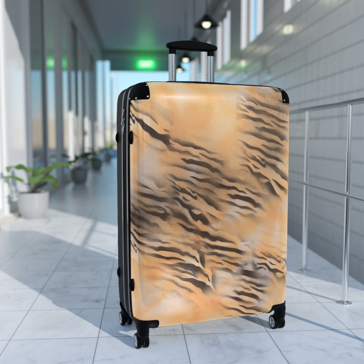 "neutral tiger" airbrush suitcase