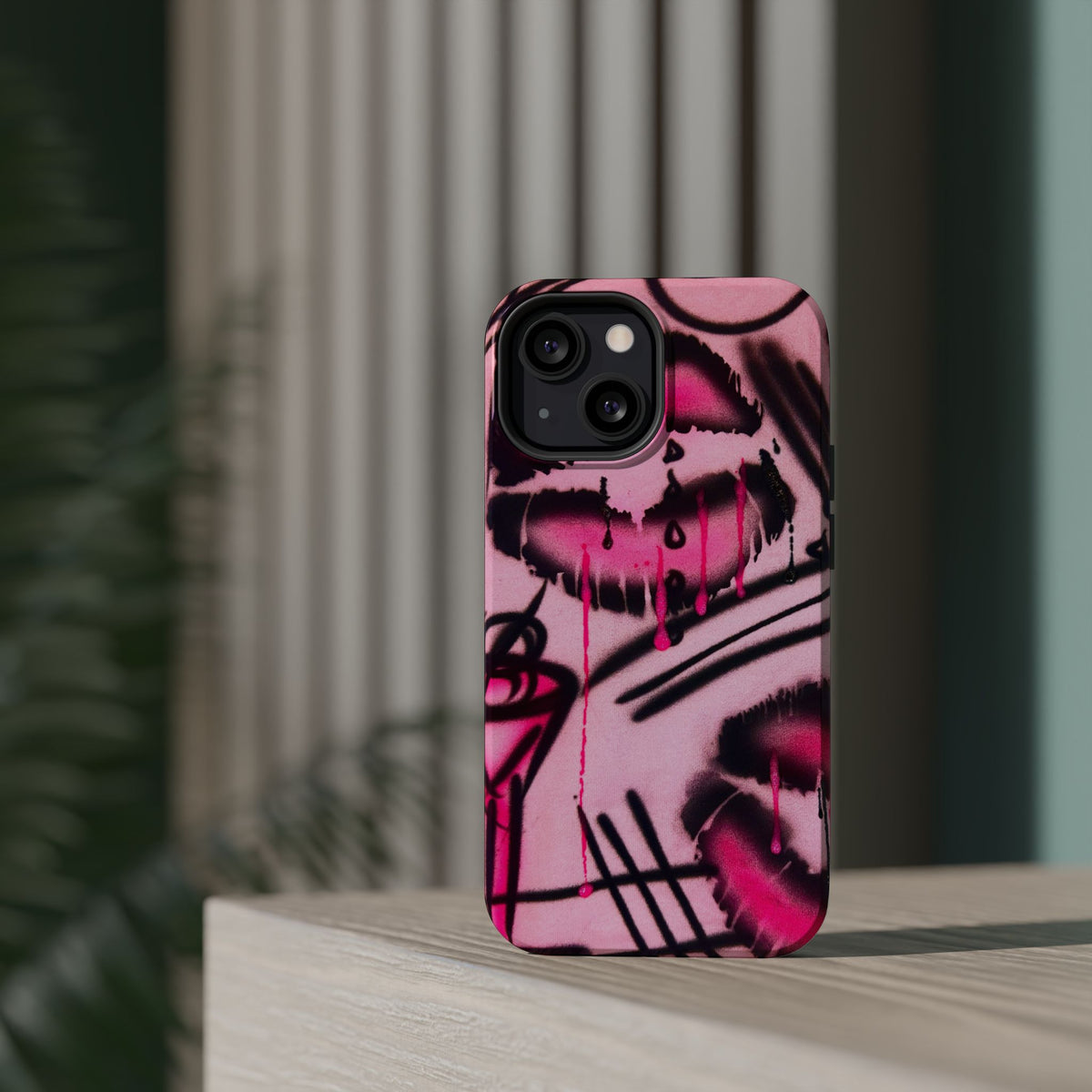 MagSafe "glossy pout" airbrush iPhone case