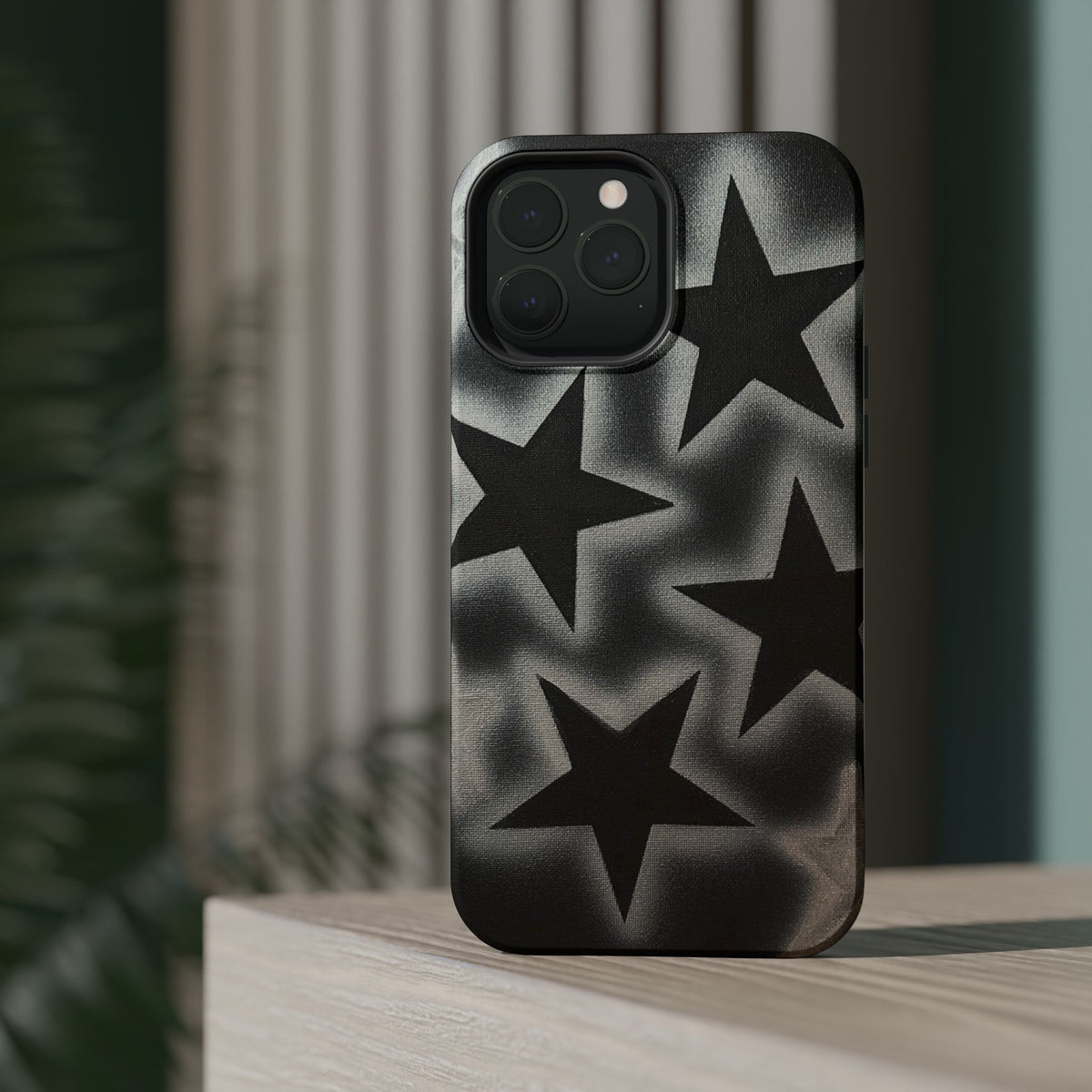 MagSafe "chrome stars" airbrush iPhone case