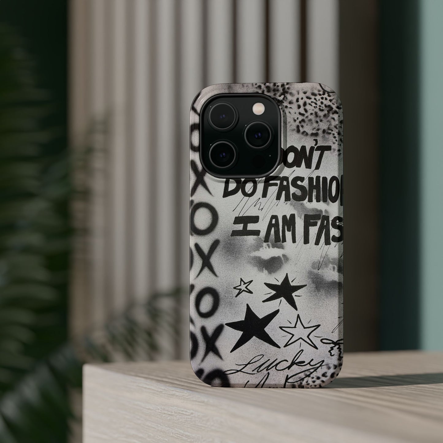 MagSafe "i am fashion" airbrush iPhone case