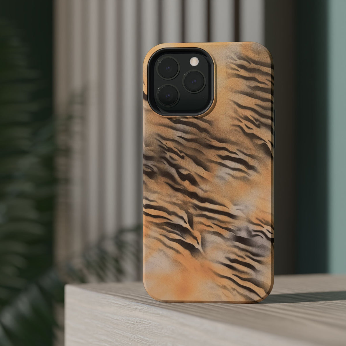 MagSafe "neutral tiger" airbrush iPhone case