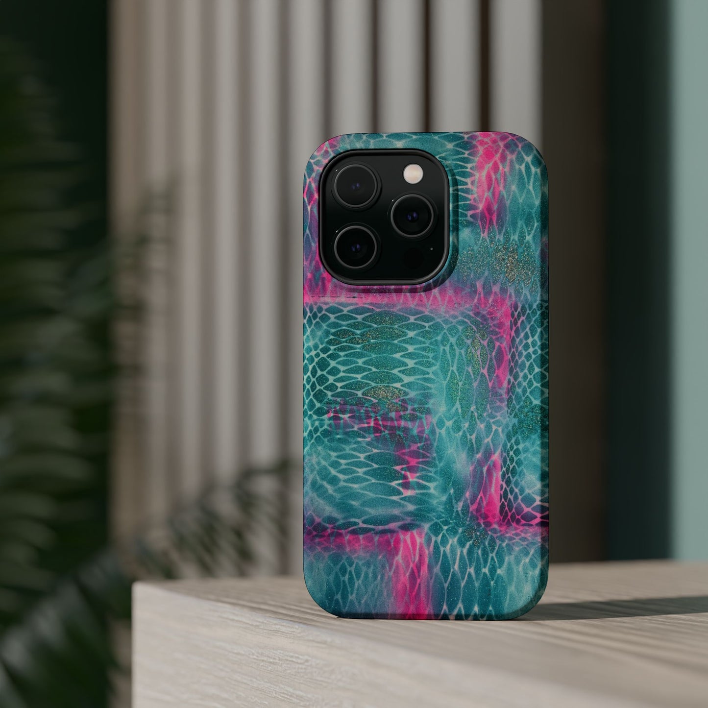 MagSafe "snakeskin" airbrush iPhone case