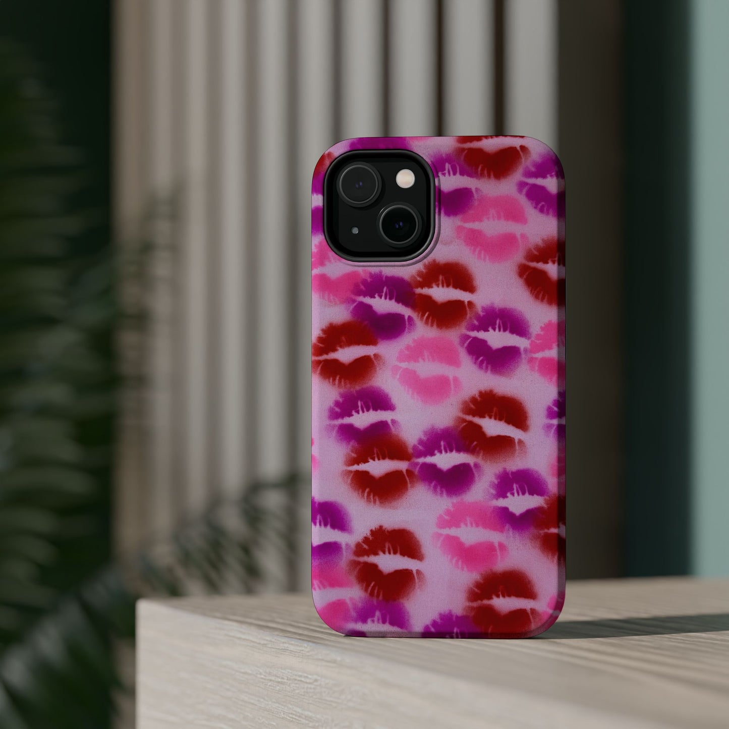 MagSafe „Mwah!“ Airbrush iPhone Case