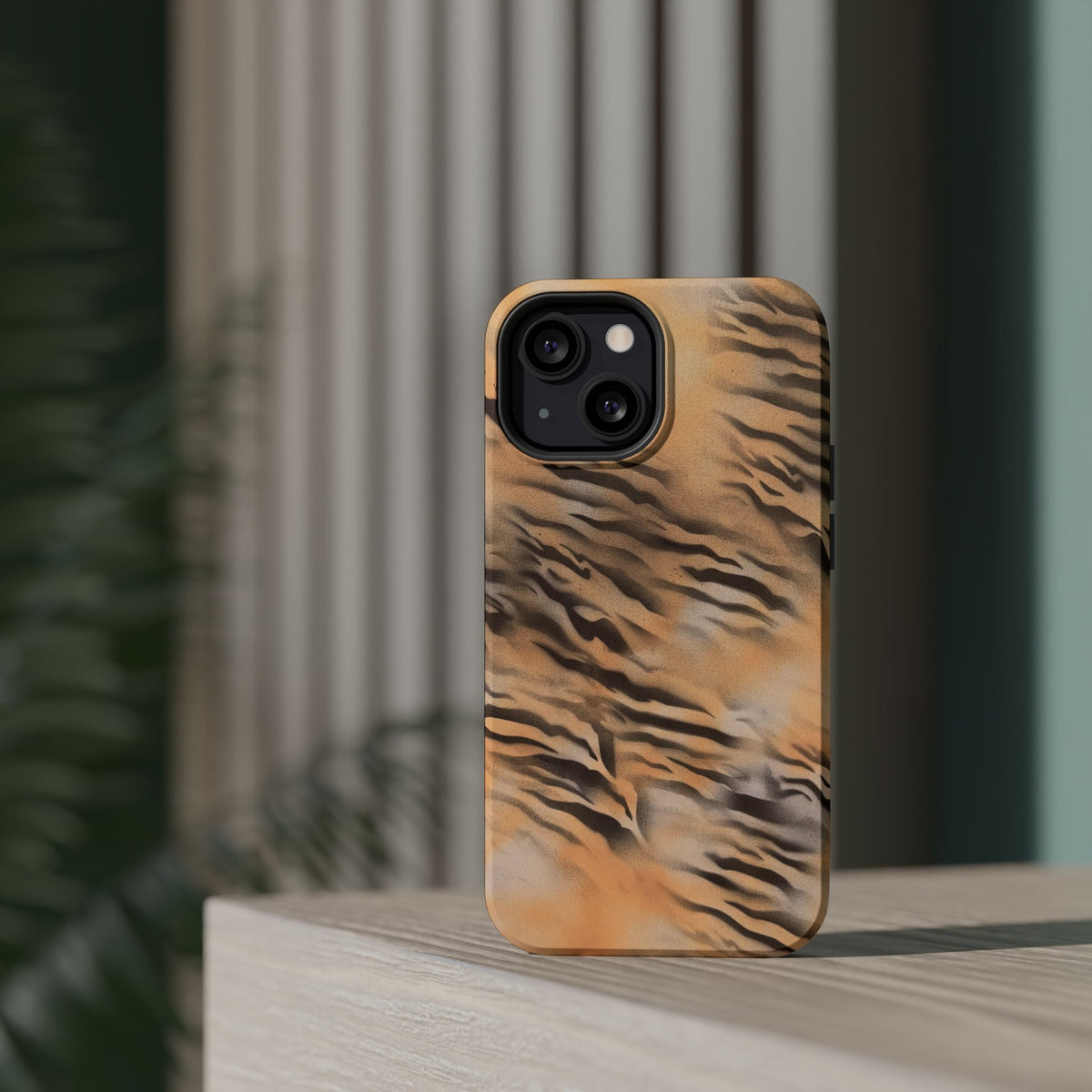 MagSafe "neutral tiger" airbrush iPhone case