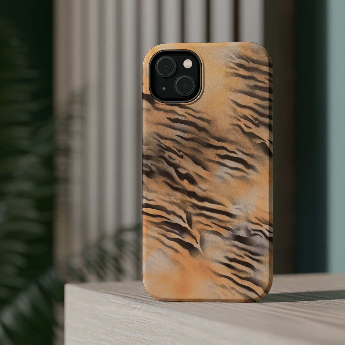 MagSafe "neutral tiger" airbrush iPhone case