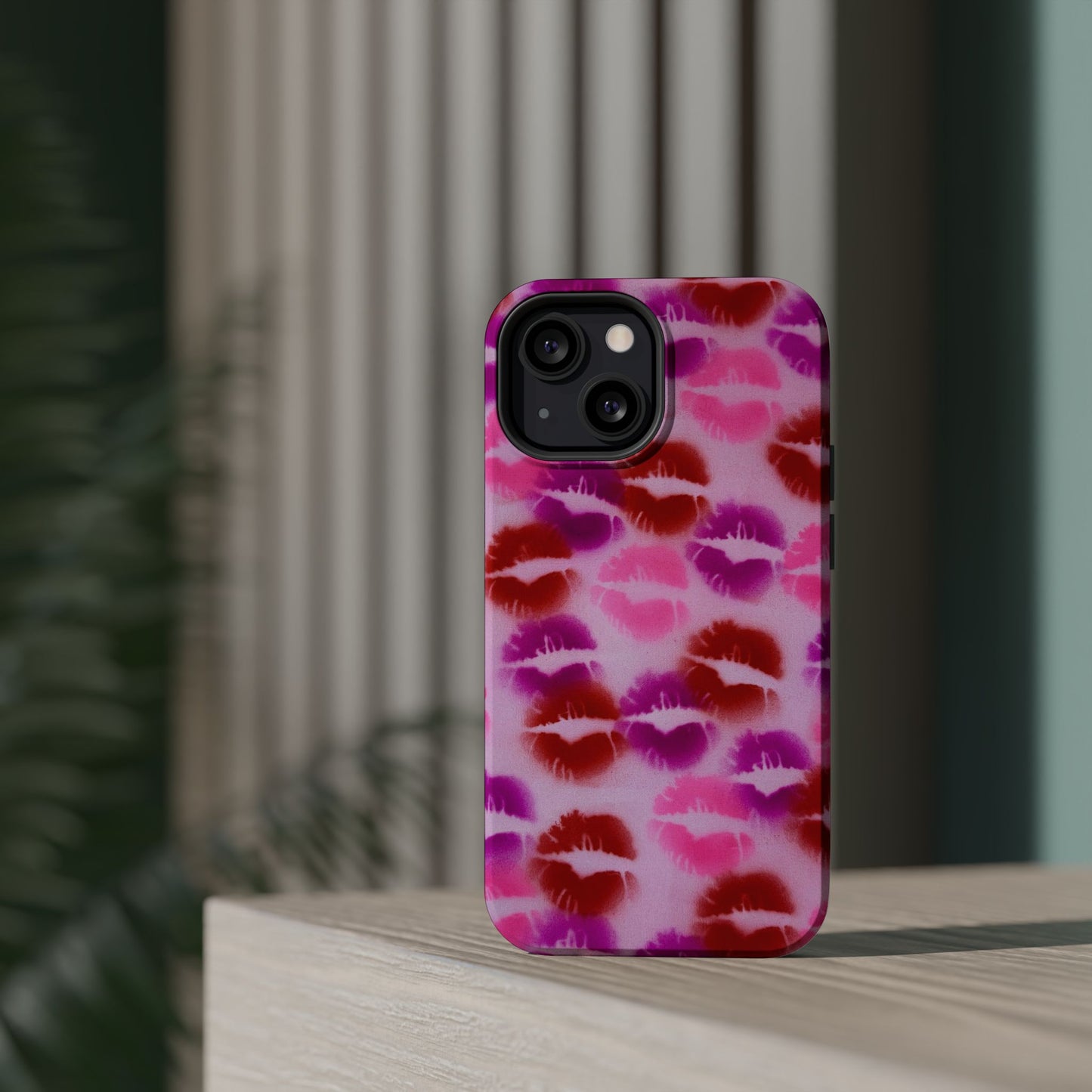 MagSafe „Mwah!“ Airbrush iPhone Case