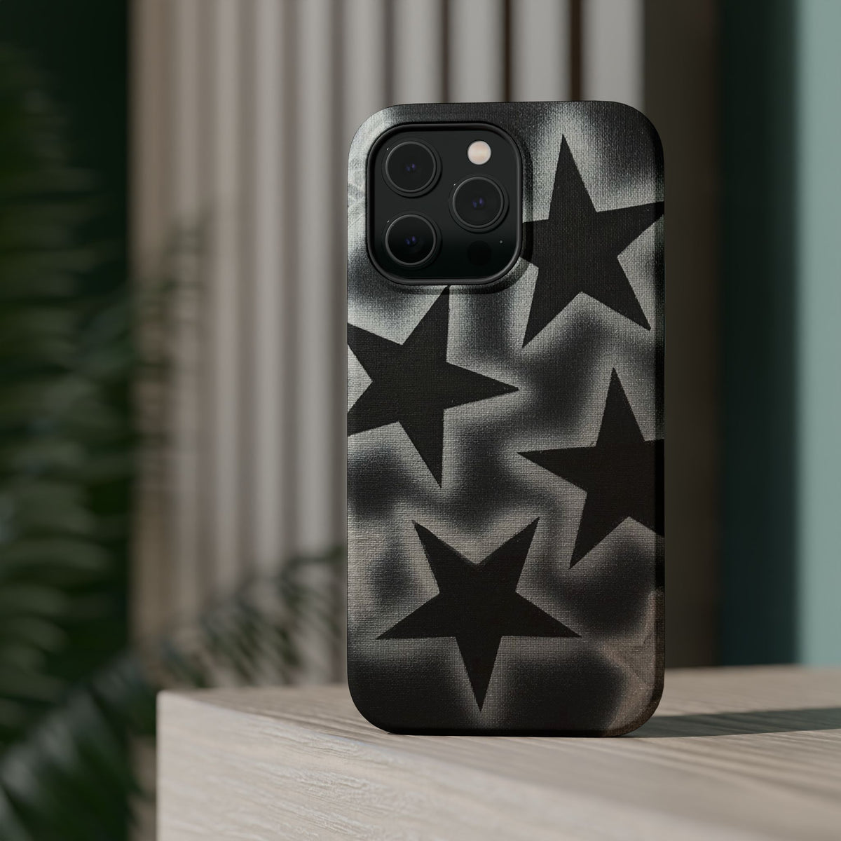 MagSafe "chrome stars" airbrush iPhone case