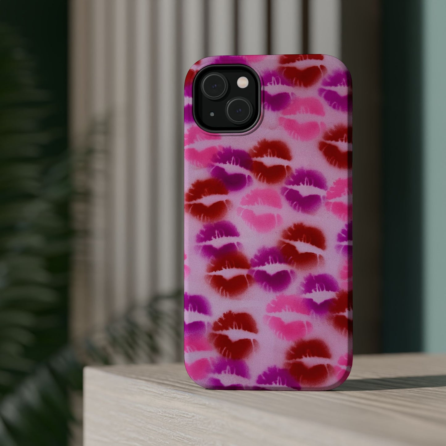 MagSafe „Mwah!“ Airbrush iPhone Case