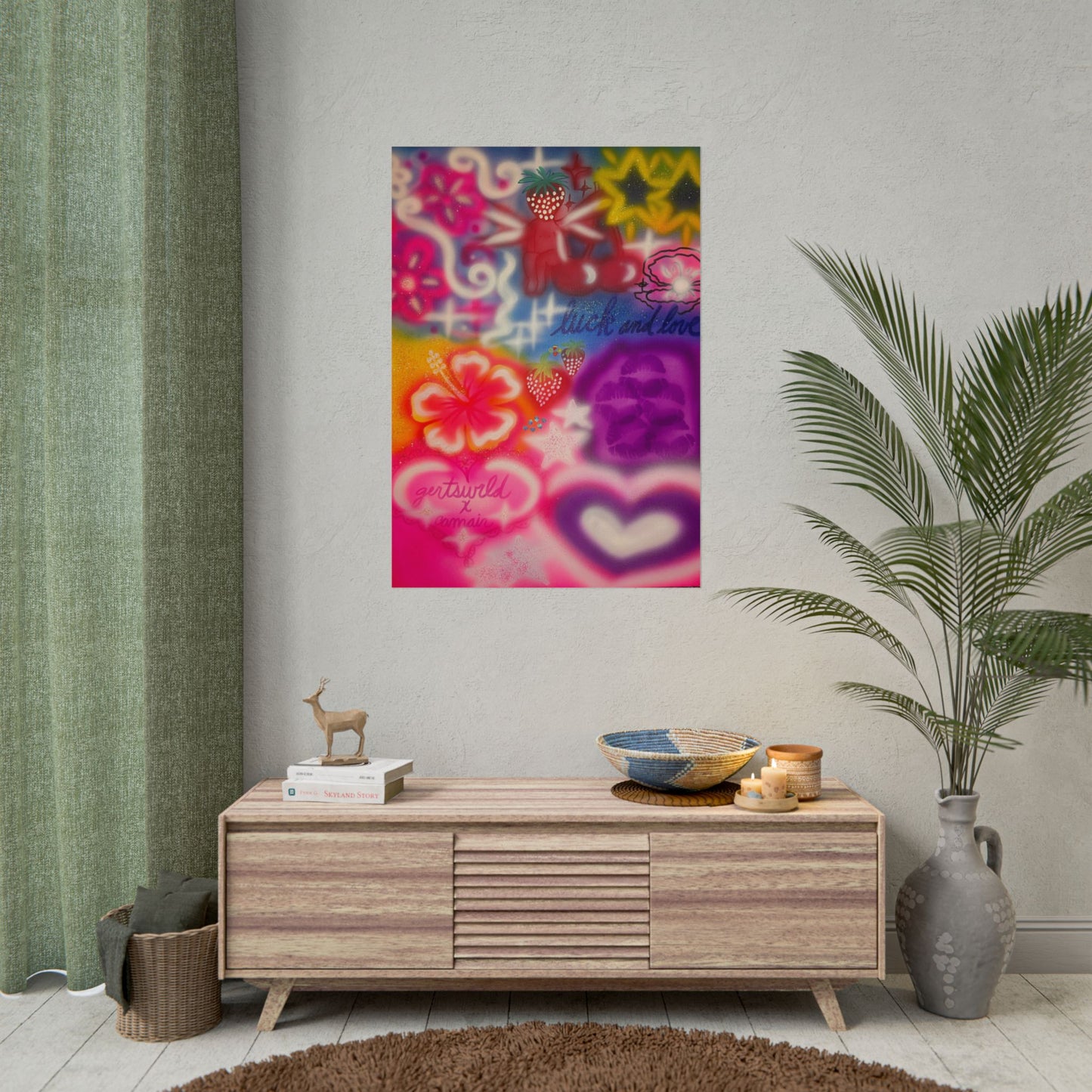 "luck & luv" airbrush rolled print