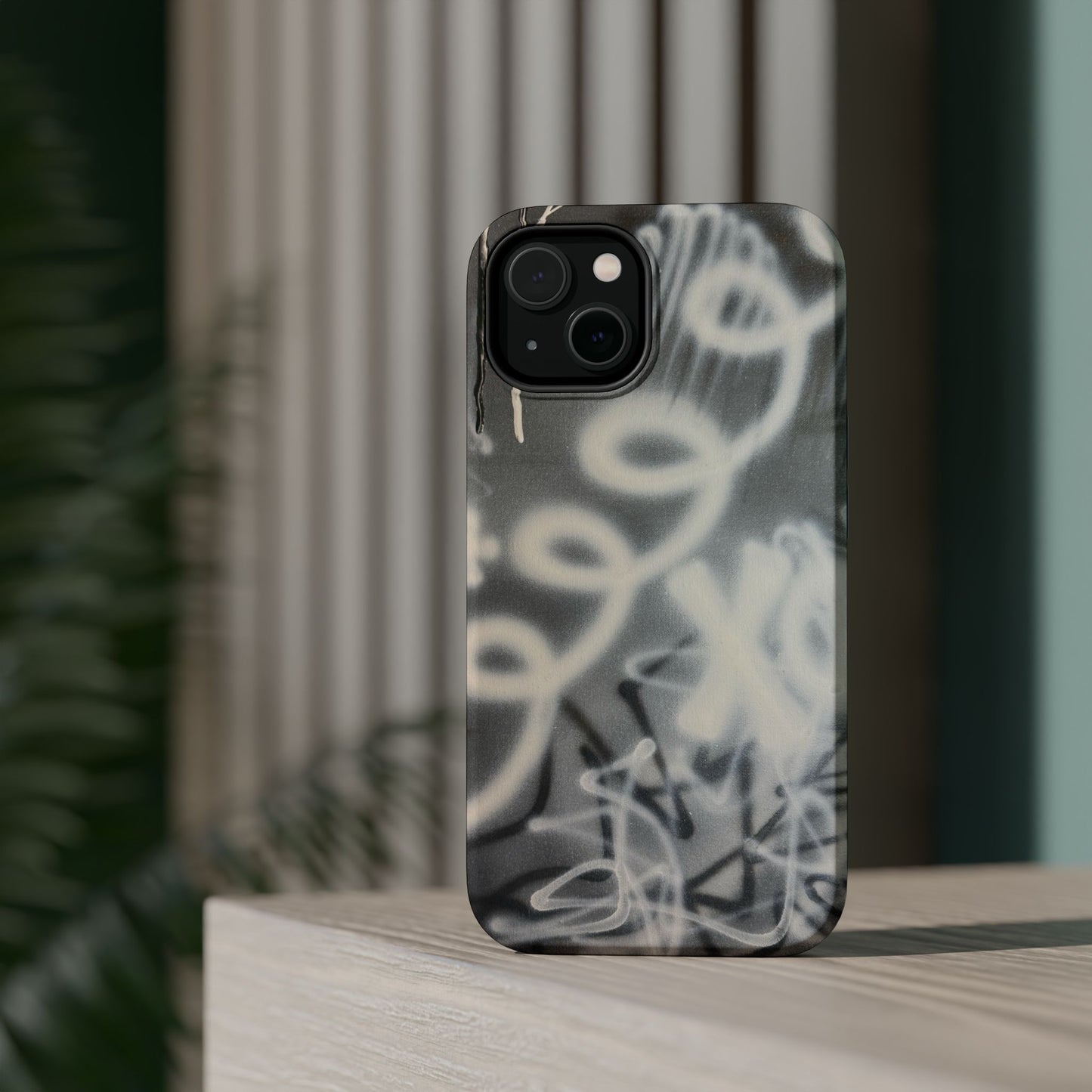 MagSafe "spatial blur" airbrush iPhone case
