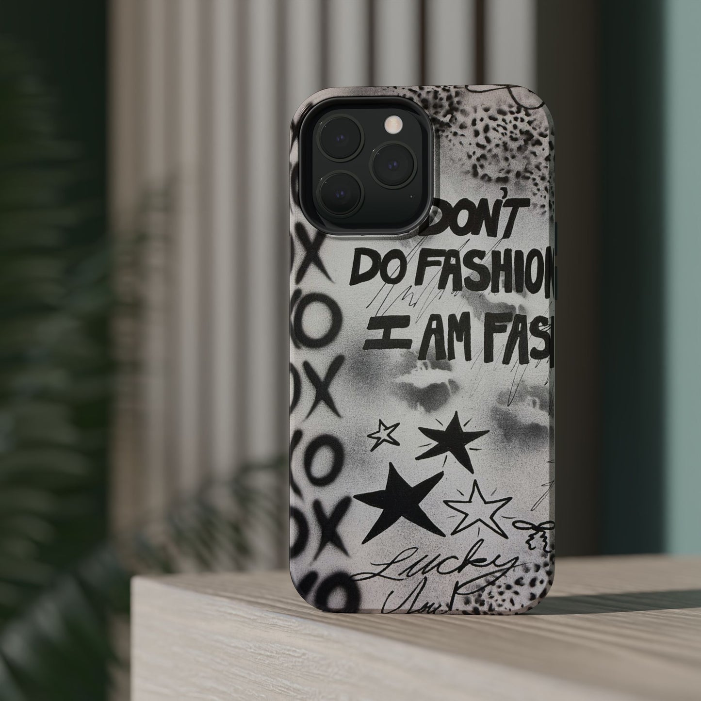 MagSafe "i am fashion" airbrush iPhone case