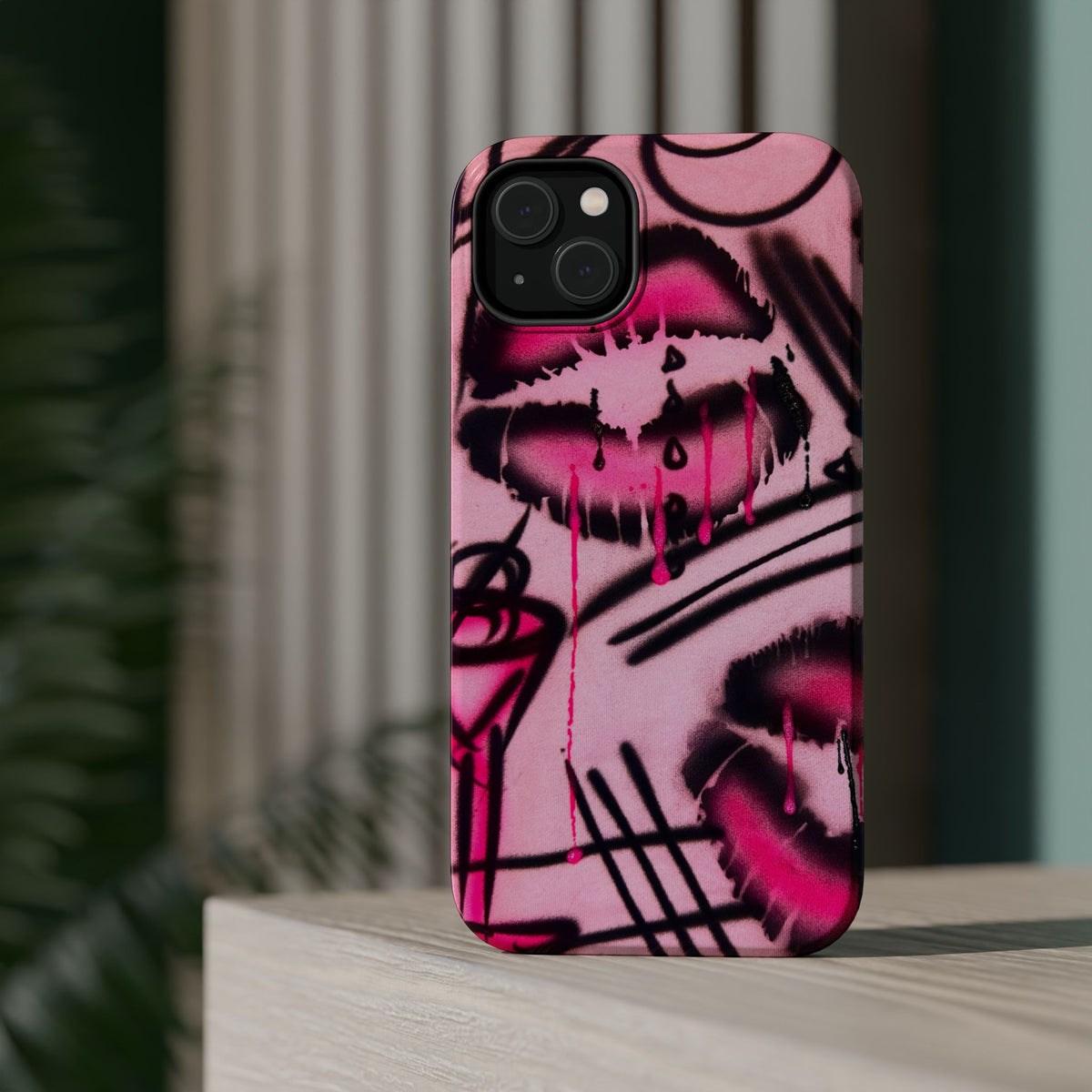MagSafe "glossy pout" airbrush iPhone case
