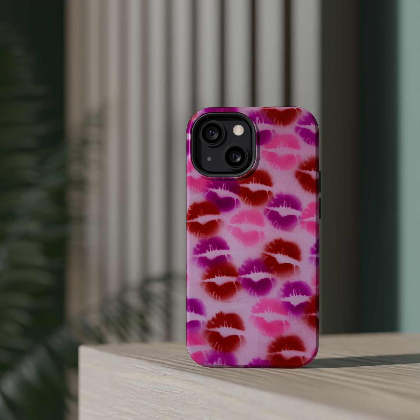 MagSafe „Mwah!“ Airbrush iPhone Case