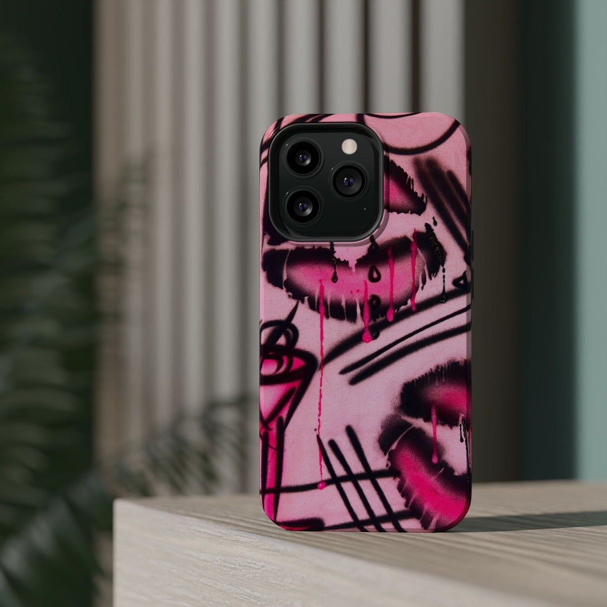 MagSafe "glossy pout" airbrush iPhone case
