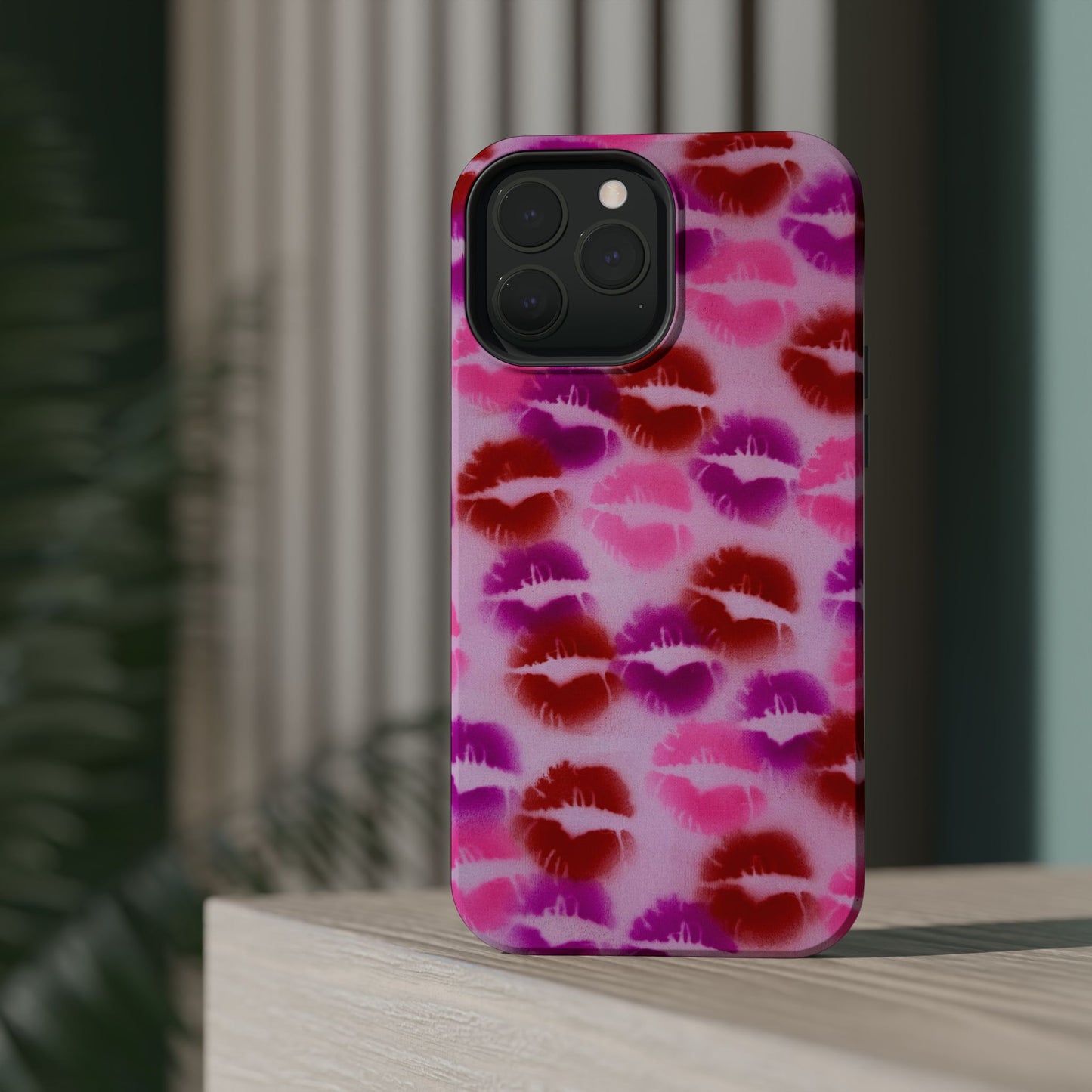 MagSafe „Mwah!“ Airbrush iPhone Case