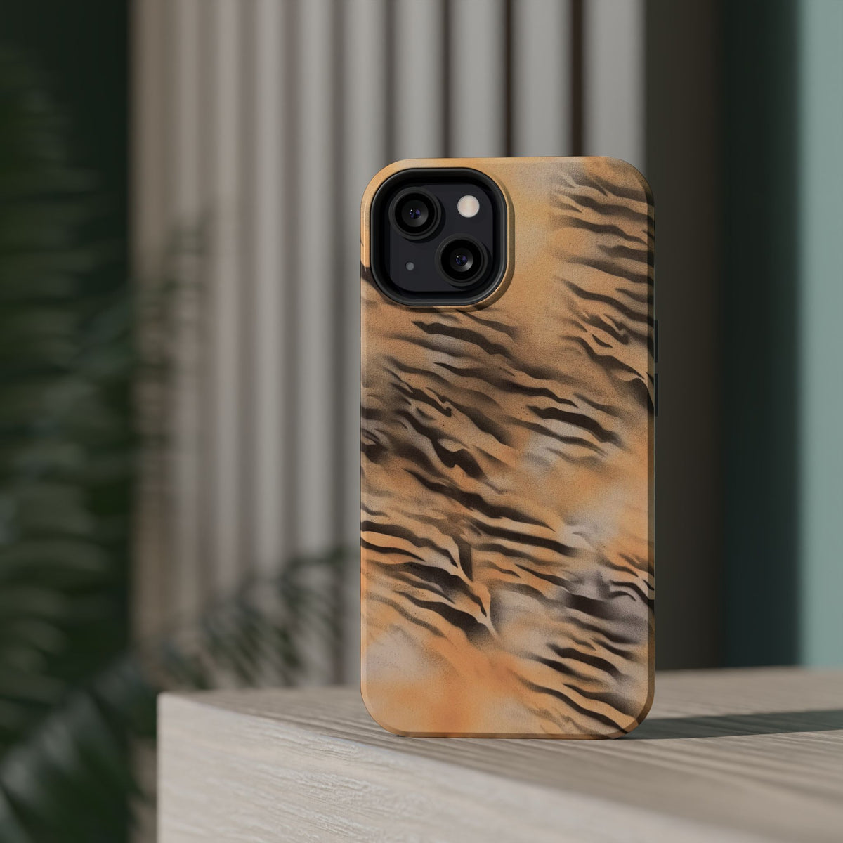MagSafe "neutral tiger" airbrush iPhone case
