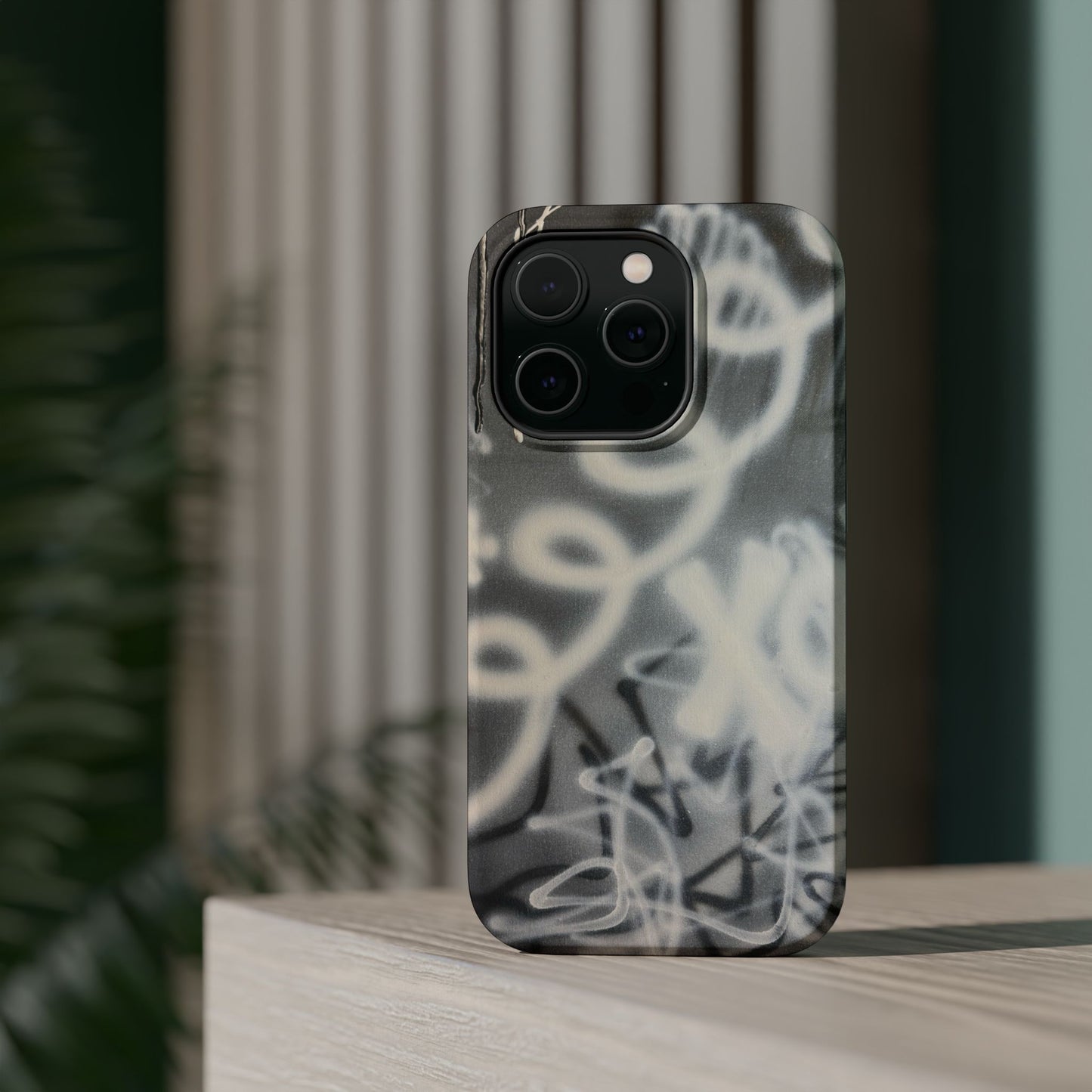 MagSafe "spatial blur" airbrush iPhone case