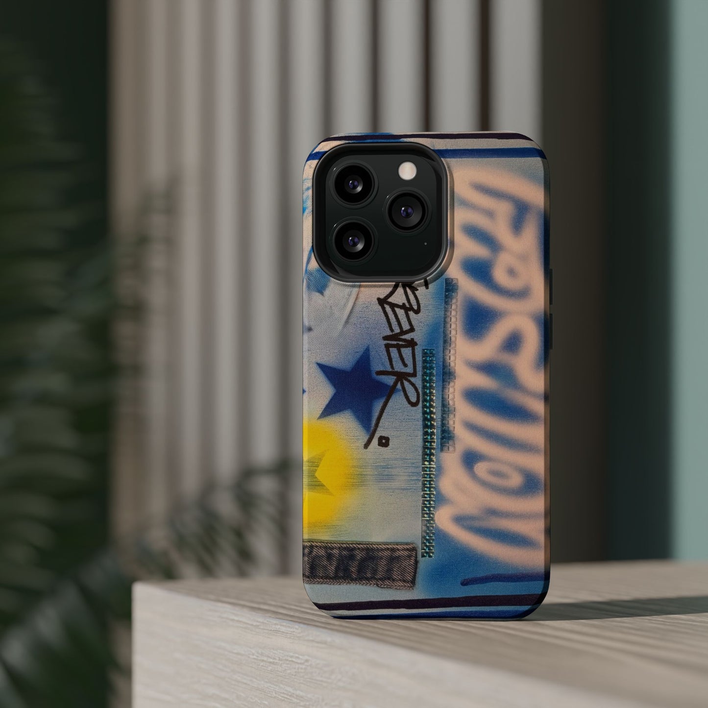 MagSafe "fashion forever" airbrush iPhone case