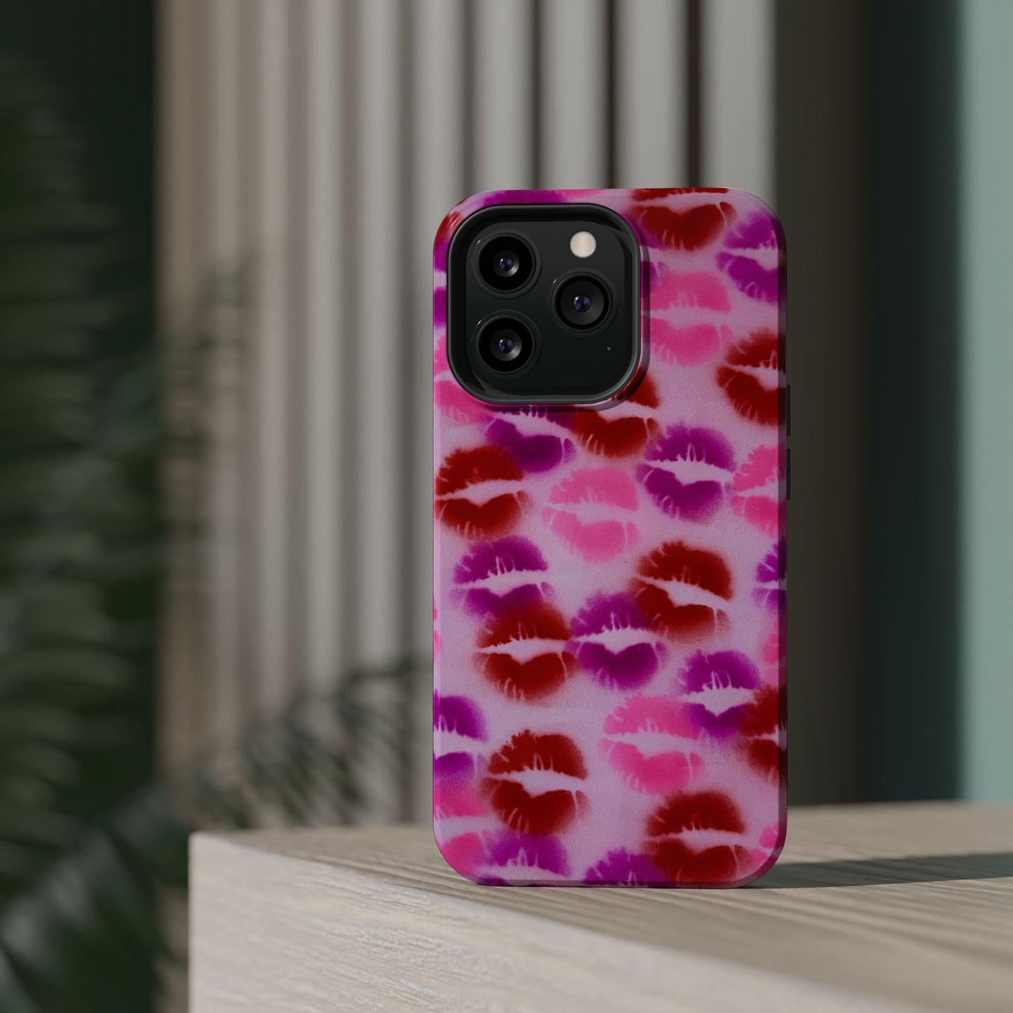 MagSafe „Mwah!“ Airbrush iPhone Case