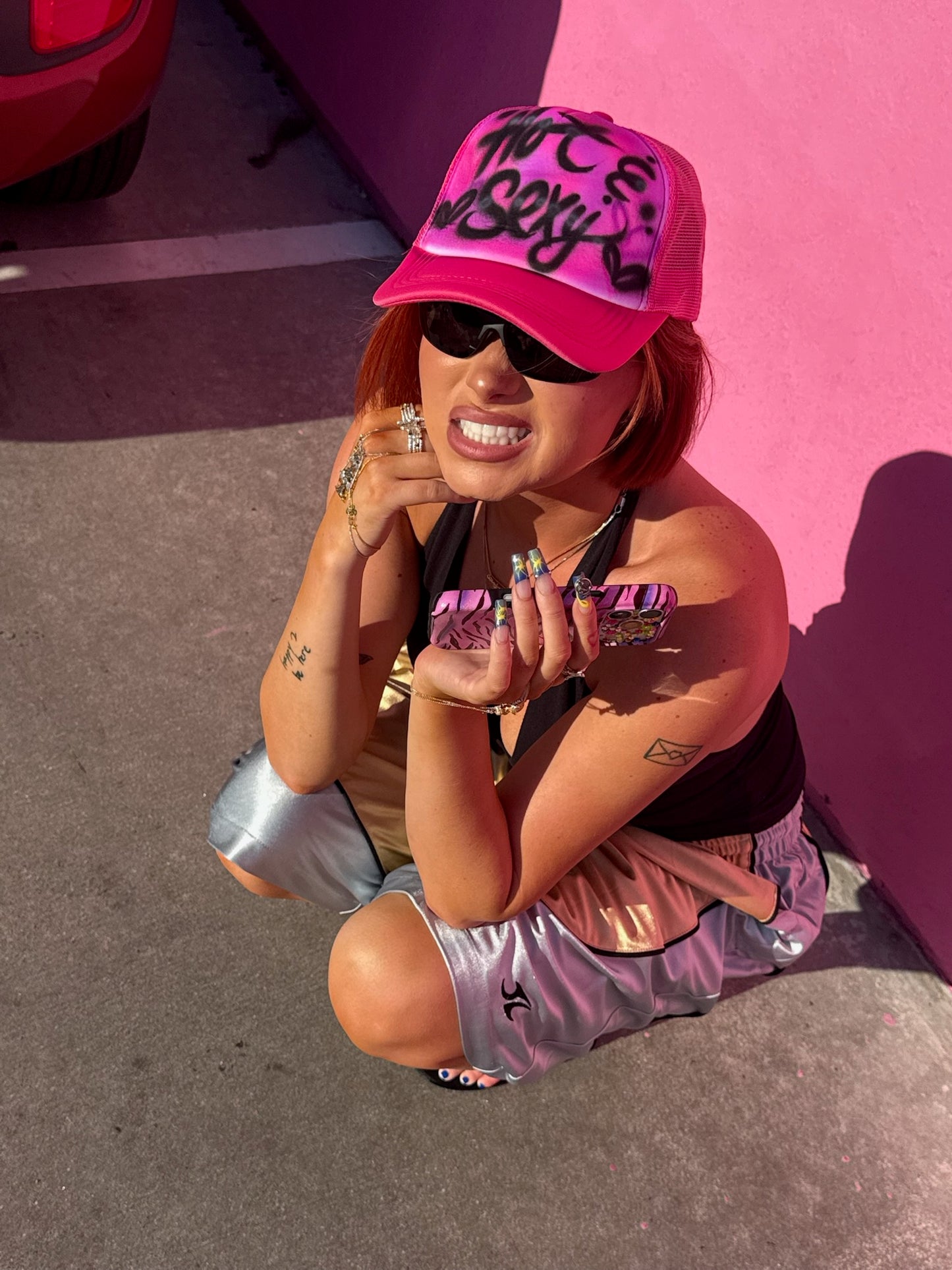 "hot & sexy" pink airbrush hat