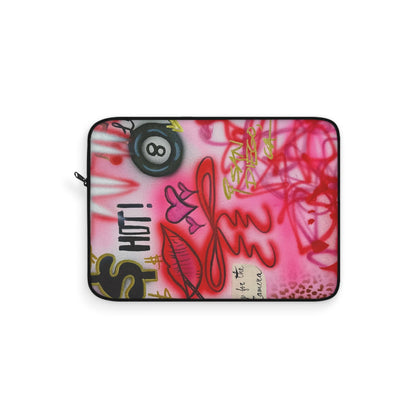 "IT girl" airbrush laptop sleeve