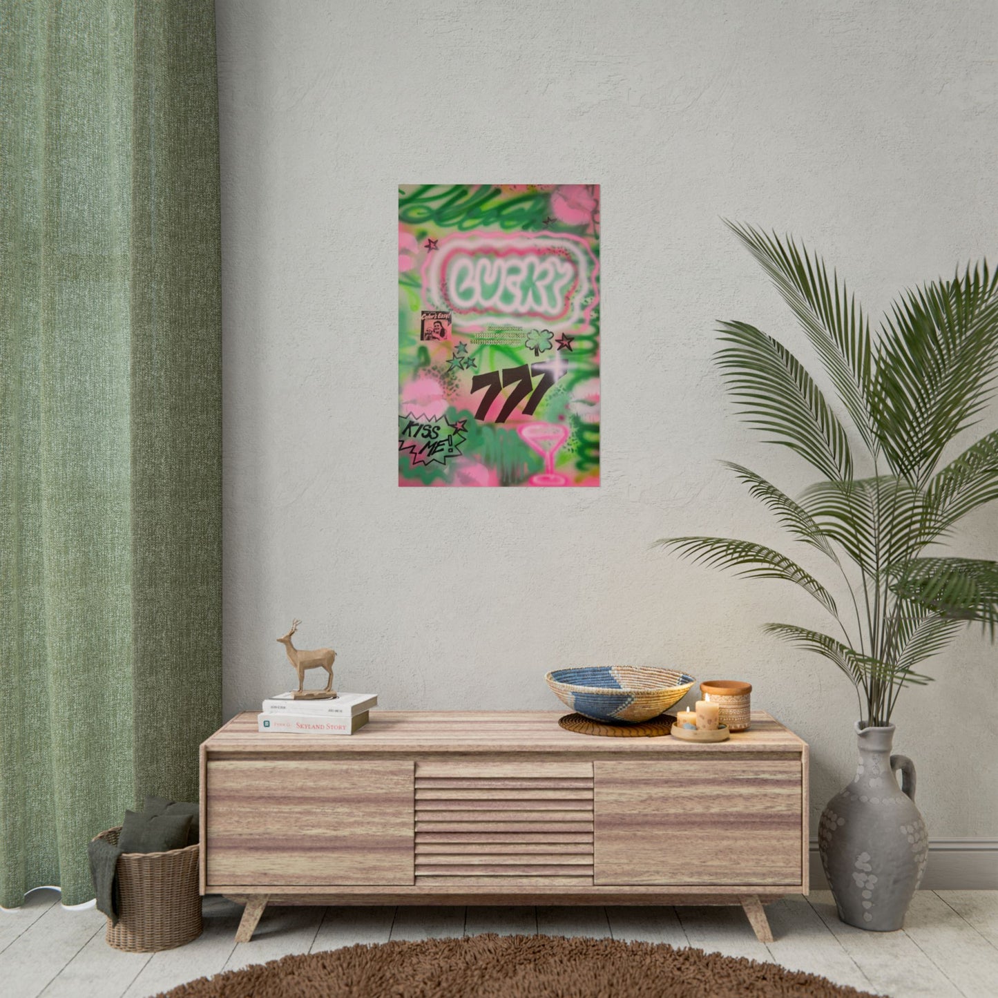 "so lucky" airbrush rolled print