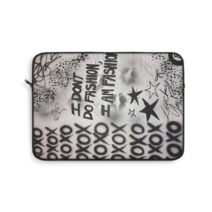 "i am fashion" airbrush laptop sleeve