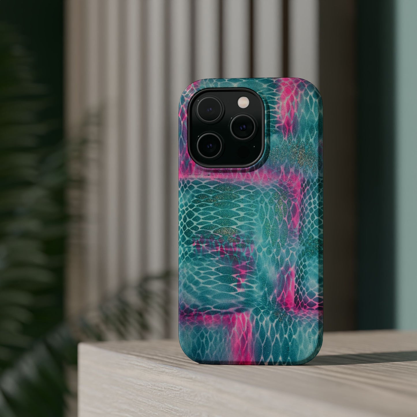 MagSafe "snakeskin" airbrush iPhone case