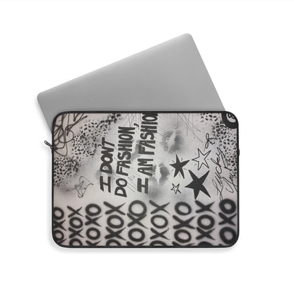 "i am fashion" airbrush laptop sleeve