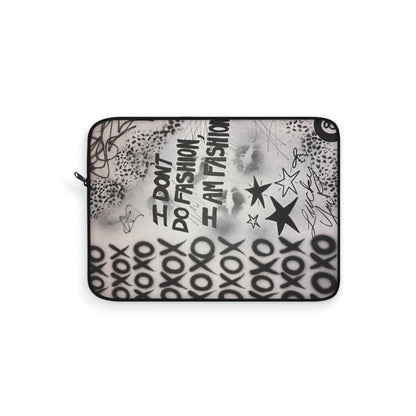 "i am fashion" airbrush laptop sleeve